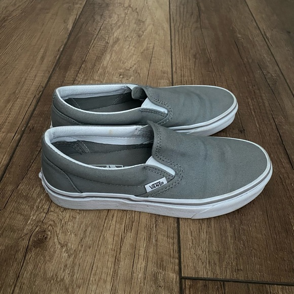 gray slide on vans